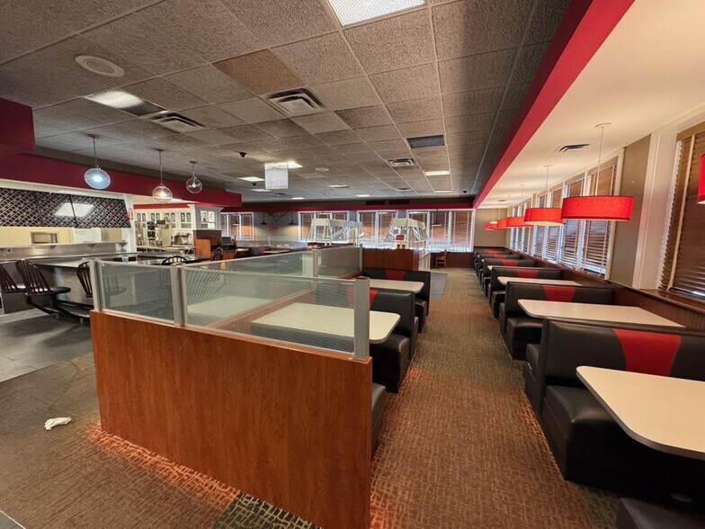 More Photos Of 1830 Columbus Ave, Washington Court House Restaurant For Sale