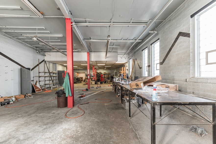 More Photos Of 65 E Fayette St, Uniontown Showroom For Sale