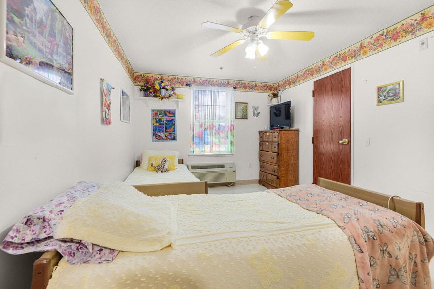More Photos Of 3215 E James Lee Blvd, Crestview Healthcare For Sale