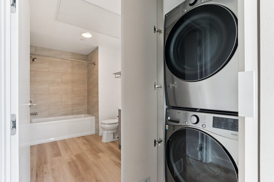 More Photos Of 9900 Venice Blvd, Culver City Apartments For Lease