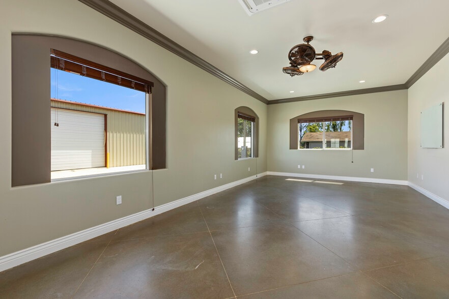 More Photos Of 2480 S Main St, Lakeport Office For Sale