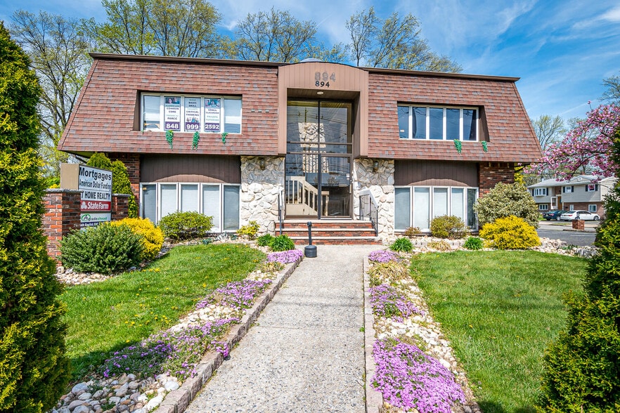 More Photos Of 894 Green St, Iselin Office For Sale
