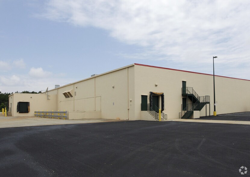 More Photos Of 2115 Fairburn Rd, Douglasville Unknown For Lease