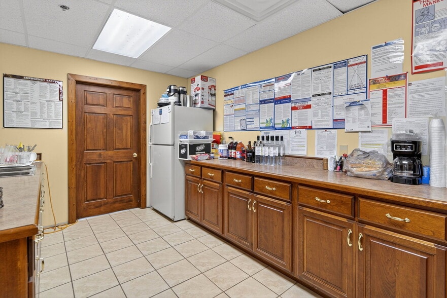 More Photos Of 4200 NY-14, Geneva Specialty For Lease