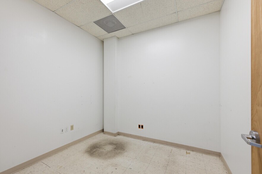More Photos Of 602 S Michigan Ave, Joplin Freestanding For Lease