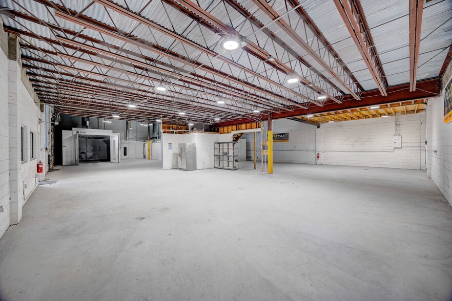 More Photos Of 1001 E Skagway Ave, Tampa Warehouse For Lease