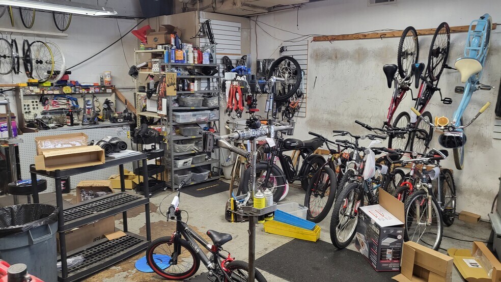 More Photos Of 7741 Frankford Ave, Philadelphia Freestanding For Sale