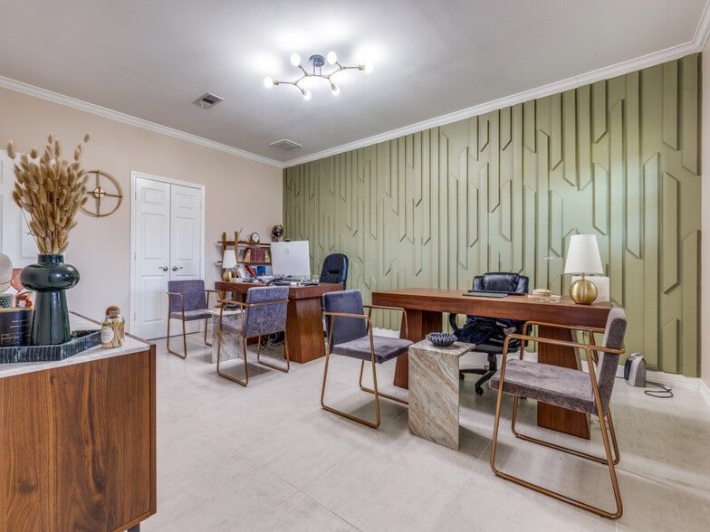 More Photos Of 10711 Hidden Lake Ln, Richmond Distribution For Sale