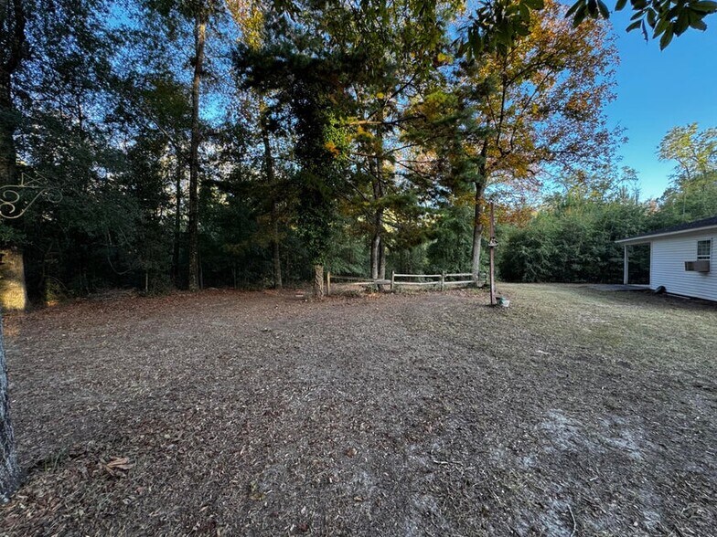 More Photos Of 143 Fisk Rd, Dorchester Specialty For Sale