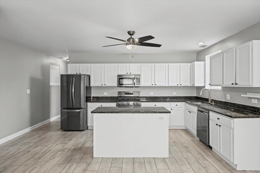 More Photos Of , Chicago Multifamily For Sale