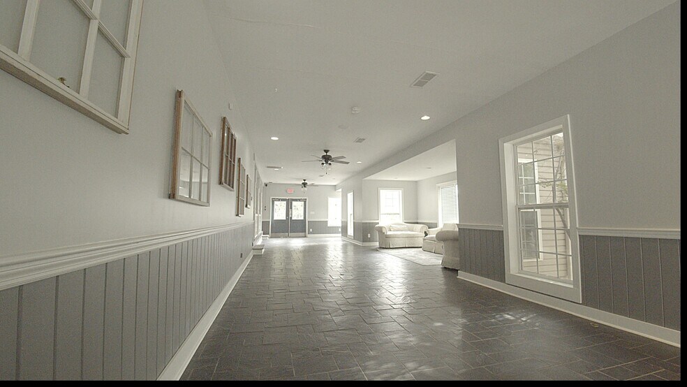 More Photos Of 5603 Main St, Flowery Branch Restaurant For Lease