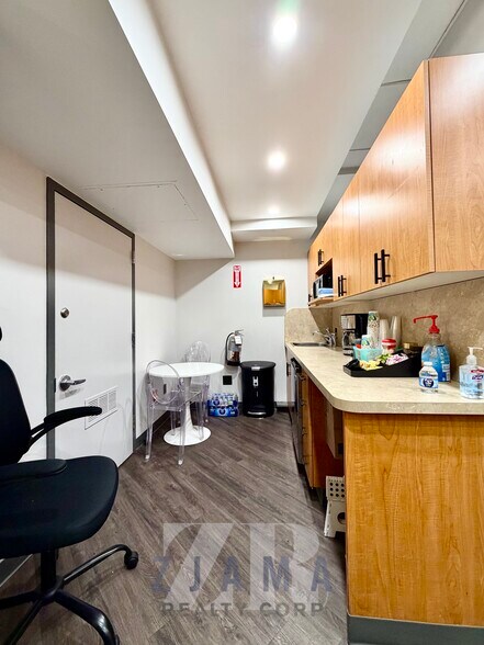 More Photos Of 866 Eastern Pky, Brooklyn Apartments For Lease