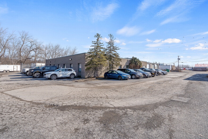 More Photos Of 532 State Fair Blvd, Syracuse Light Distribution For Sale