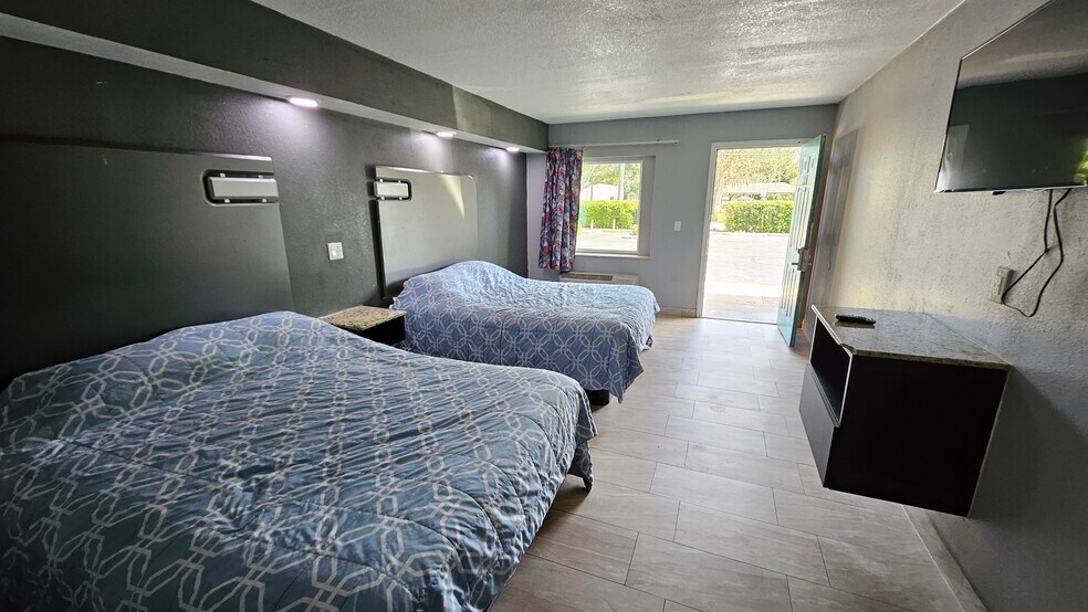 More Photos Of 670 E Vine St, Kissimmee Hotel For Sale