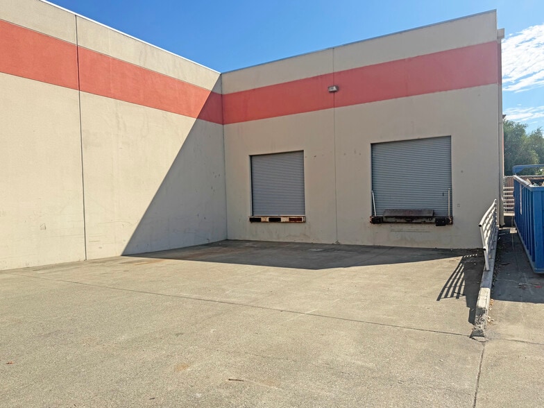 More Photos Of 5621 Skylane Blvd, Santa Rosa Warehouse For Lease