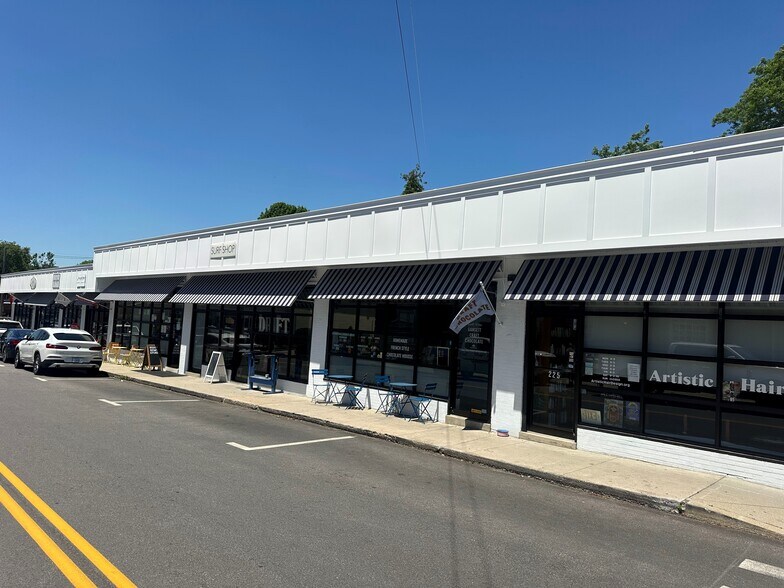 More Photos Of 221-239 Robinson St, Wakefield Freestanding For Lease