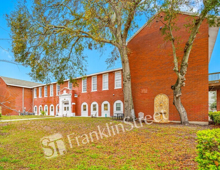 More Photos Of 1090 10th St N, Saint Petersburg Apartments For Sale