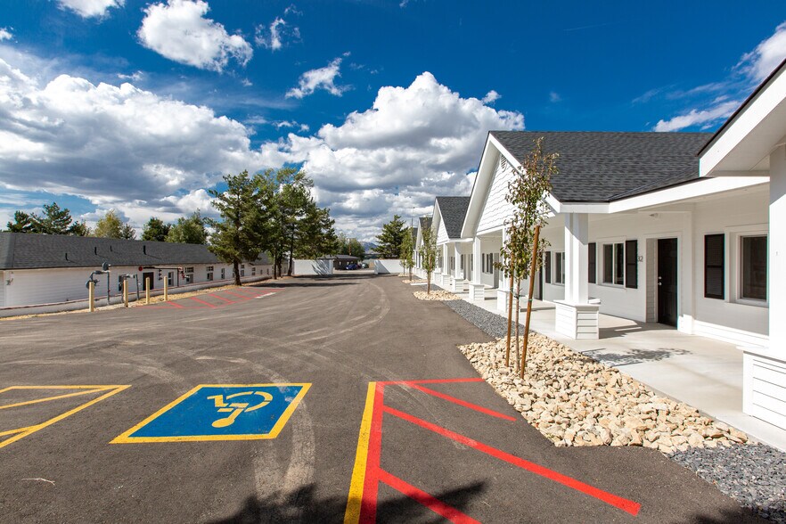 More Photos Of 1113 & 1117 E Gurley St, Prescott Rehabilitation Center For Sale