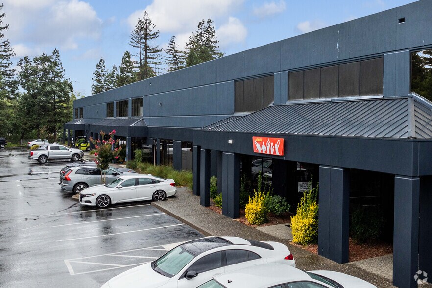 More Photos Of 105 W North St, Healdsburg Research And Development For Lease