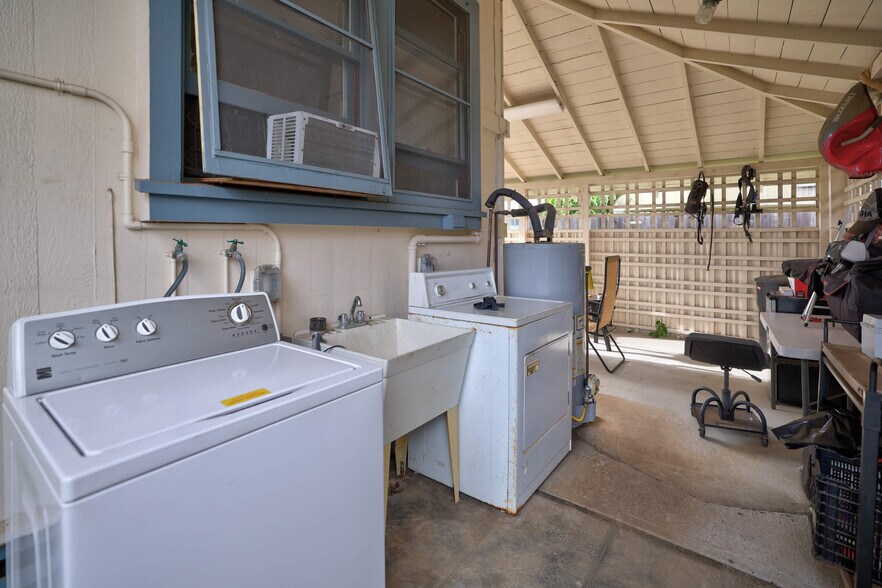 More Photos Of 2606 Nahaku Pl, Honolulu Multifamily For Sale