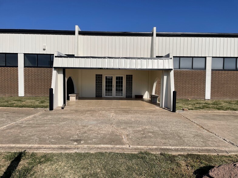 More Photos Of 1923 Atchison Dr, Norman Medical For Lease