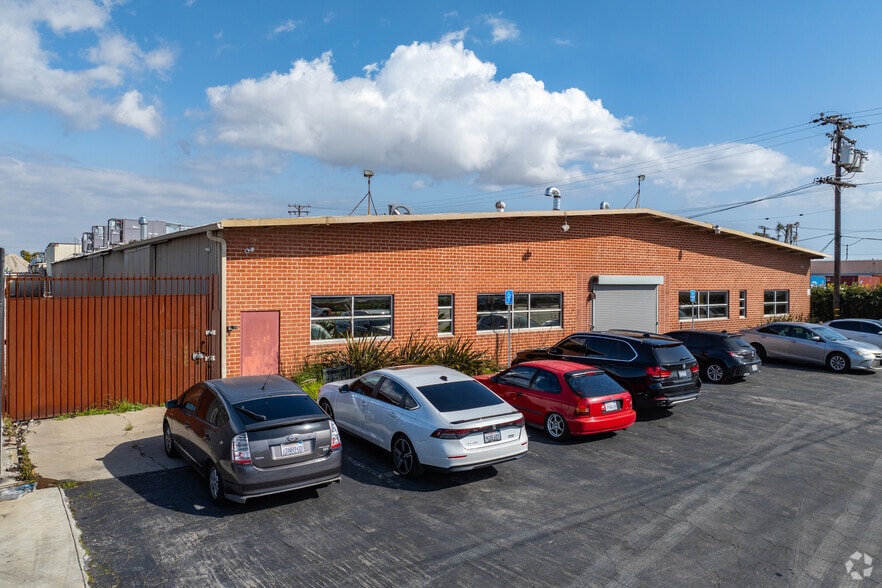 More Photos Of 18020 S Broadway, Gardena Warehouse For Sale