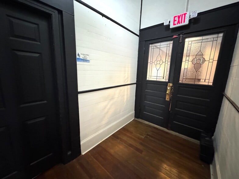 More Photos Of 37 E Main St, Buford Storefront Retail Office For Sale