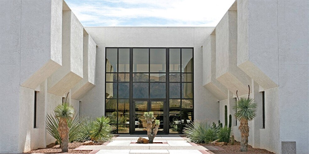 More Photos Of 2500 N Pantano Rd, Tucson Office For Sale