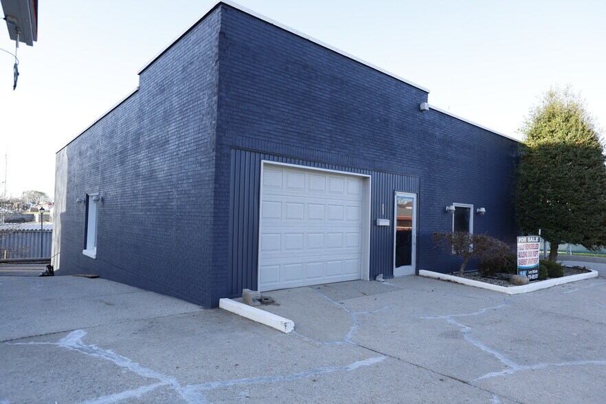 More Photos Of 325 W Main St, Lebanon Office Residential For Sale