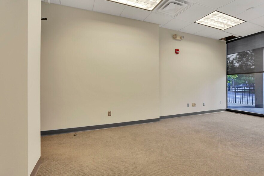 More Photos Of 141 E Town St, Columbus Office Residential For Lease