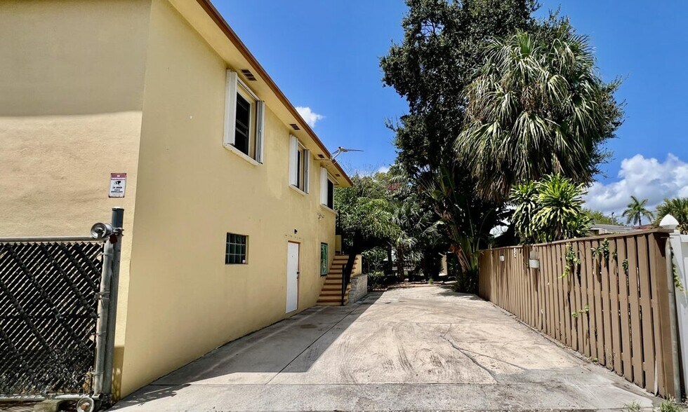 More Photos Of 1120 S Federal Hwy, Lake Worth Beach Apartments For Sale