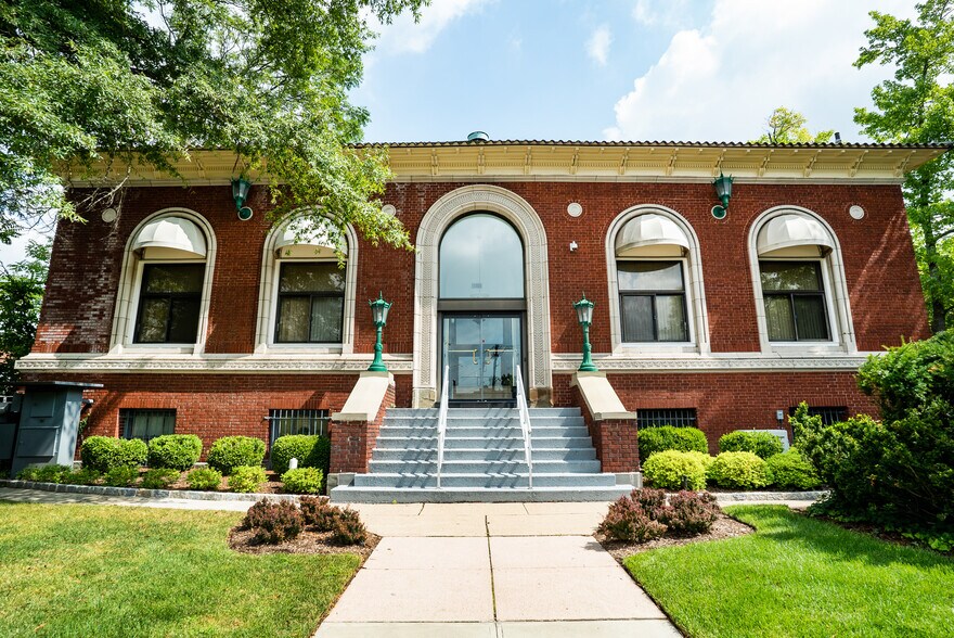 Primary Photo Of 71 E Palisade Ave, Englewood Office For Lease