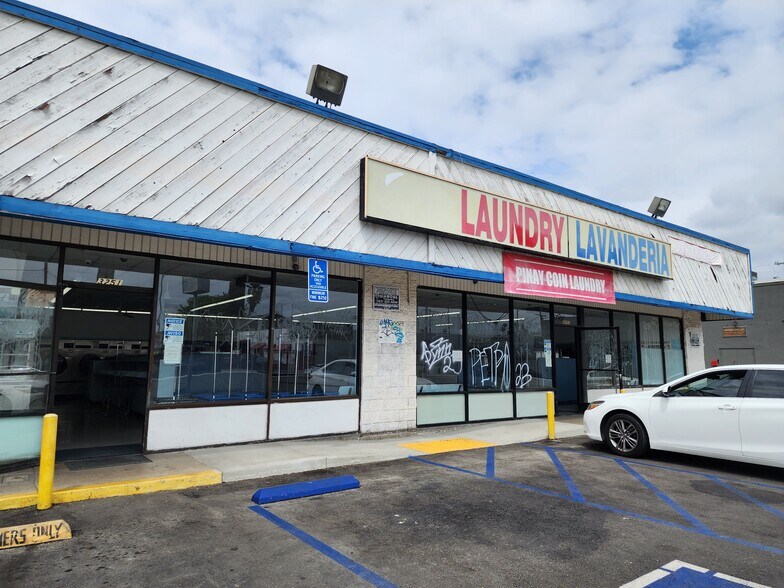 More Photos Of 3253 Beverly Blvd, Los Angeles Freestanding For Lease