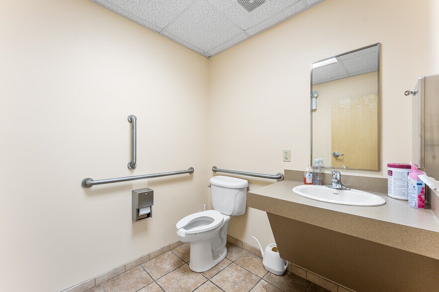 More Photos Of 1206 W Sherman Ave, Vineland Medical For Sale