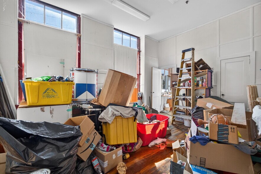 More Photos Of 420 Park St, Housatonic Flex For Sale
