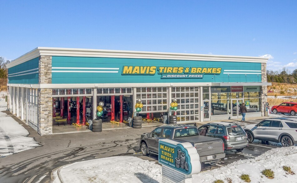 Primary Photo Of 157 Cooper Creek Dr, Mocksville Auto Repair For Sale