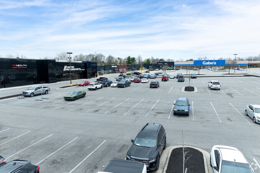 More Photos Of 3166-3180 Richmond Rd, Lexington General Retail For Lease