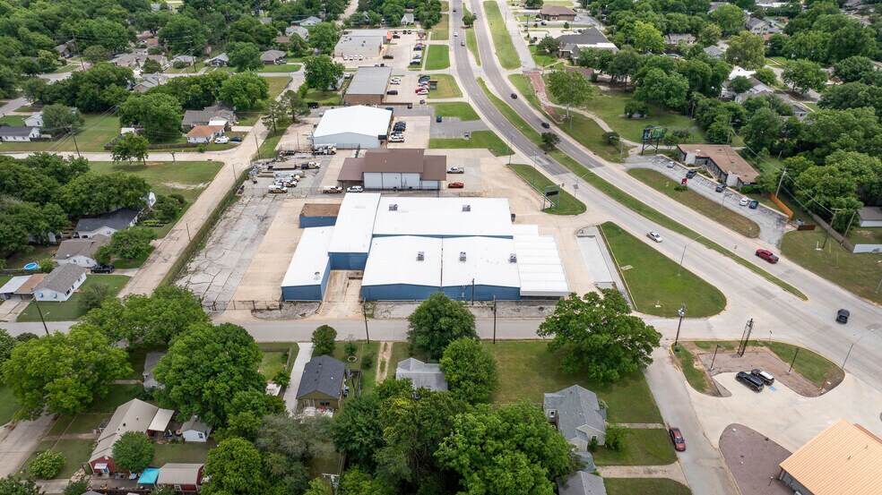 More Photos Of 1511 W Broadway St, Ardmore Auto Dealership For Sale