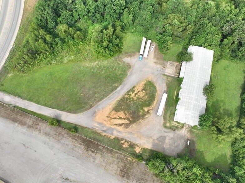 More Photos Of 40 Bradley Cove rd, Russellville Flex For Sale