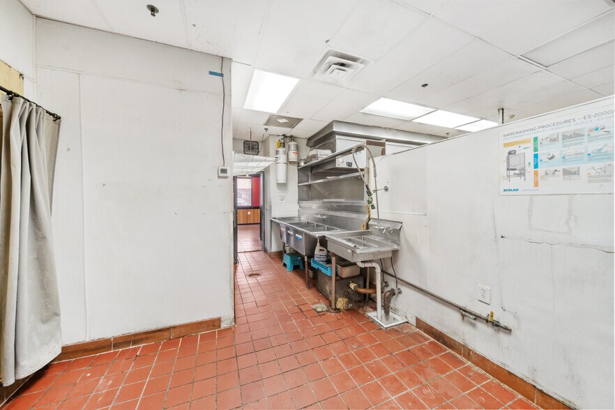 More Photos Of 9850 Milwaukee Ave, Glenview Fast Food For Sale