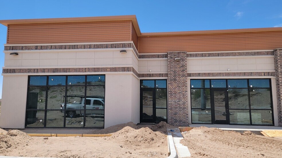 More Photos Of 3290 Rinconada Blvd, Las Cruces Storefront For Lease