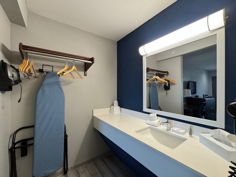 More Photos Of 2035 Paramount Blvd, Amarillo Apartments For Sale