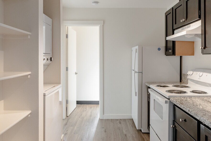 More Photos Of 2441 SE 171st Ave, Portland Apartments For Sale