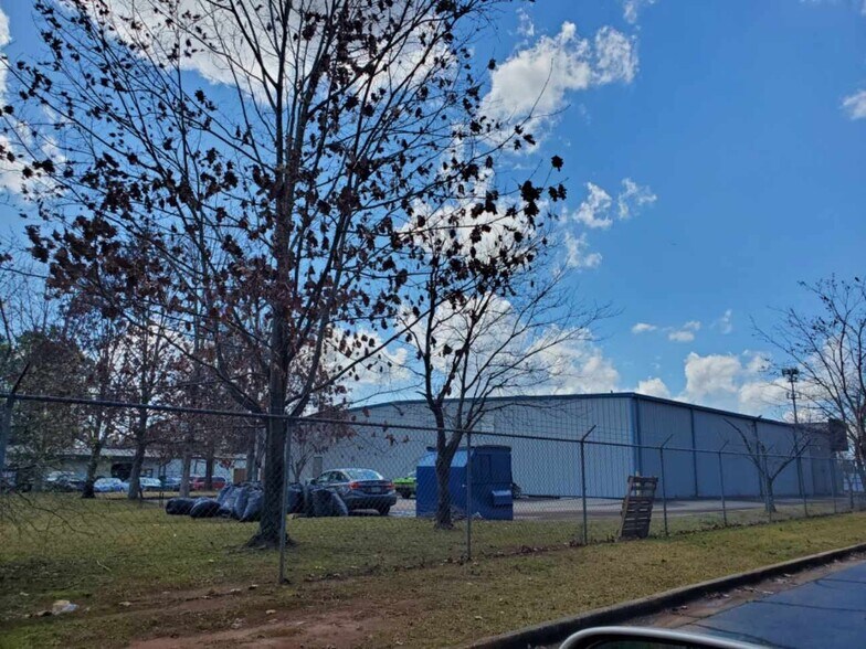 More Photos Of 260 Maxham Rd, Austell Auto Repair For Sale