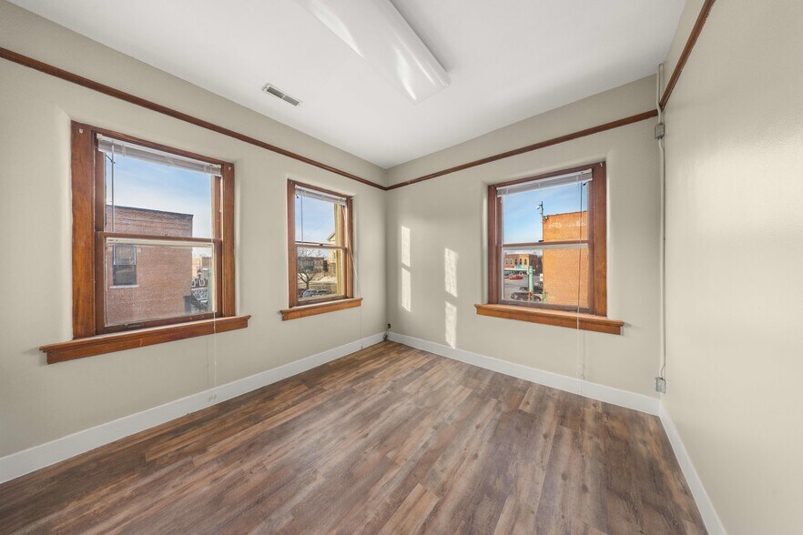 More Photos Of 101 E Jefferson St, Winterset Office For Sale