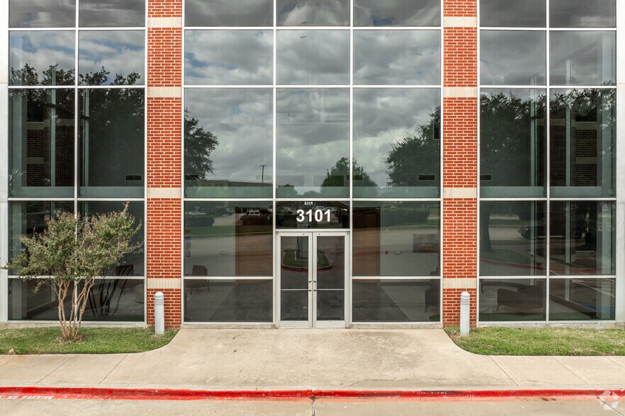 More Photos Of 3101 Churchill Dr, Flower Mound Medical For Lease