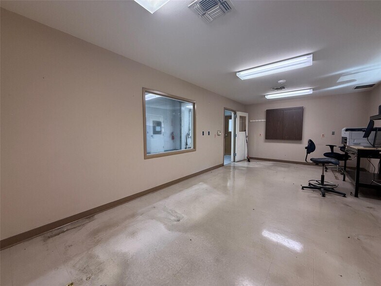 More Photos Of 4533 N FM 312, Winnsboro Industrial For Sale