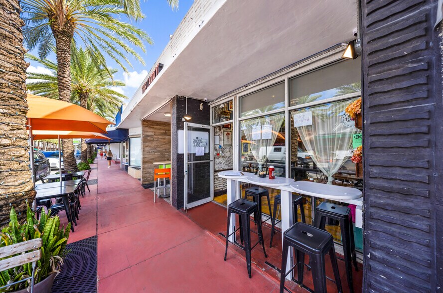 More Photos Of 9521 Harding Ave, Surfside Storefront For Sale