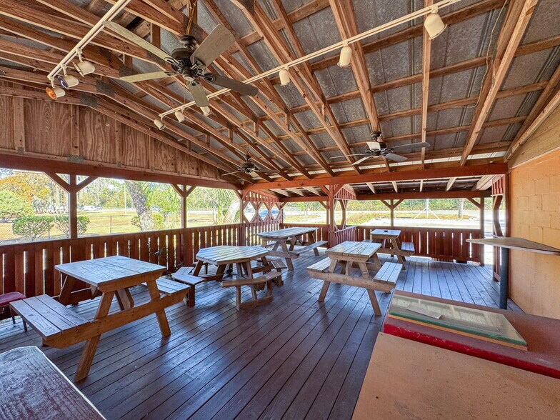 More Photos Of 15525 Shady Hills Rd, Spring Hill Restaurant For Sale