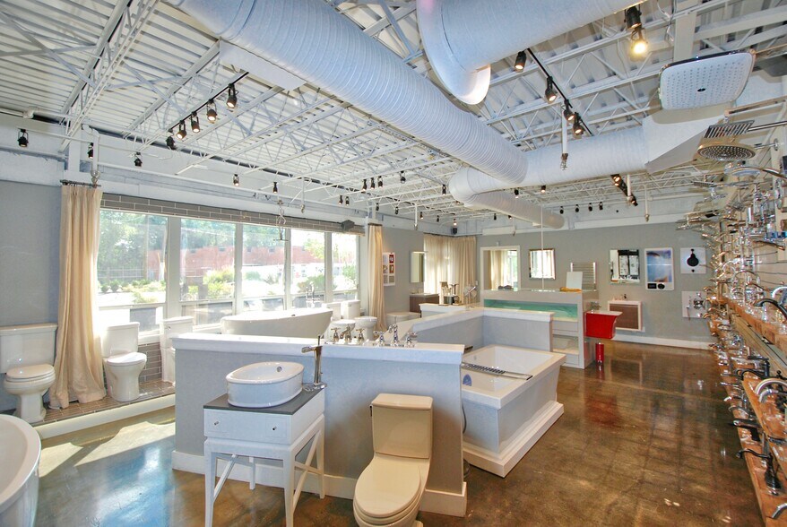 More Photos Of 1610 Southland Cir NW, Atlanta Industrial For Sale